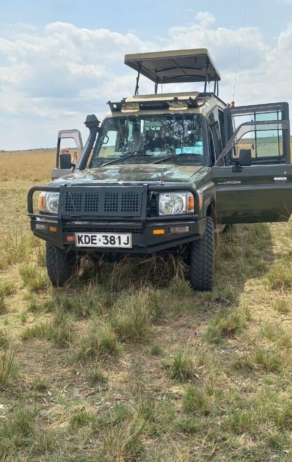 Our Signature Safari Vehicles 13 Landcruiser1-Pop-upRoof-600x987